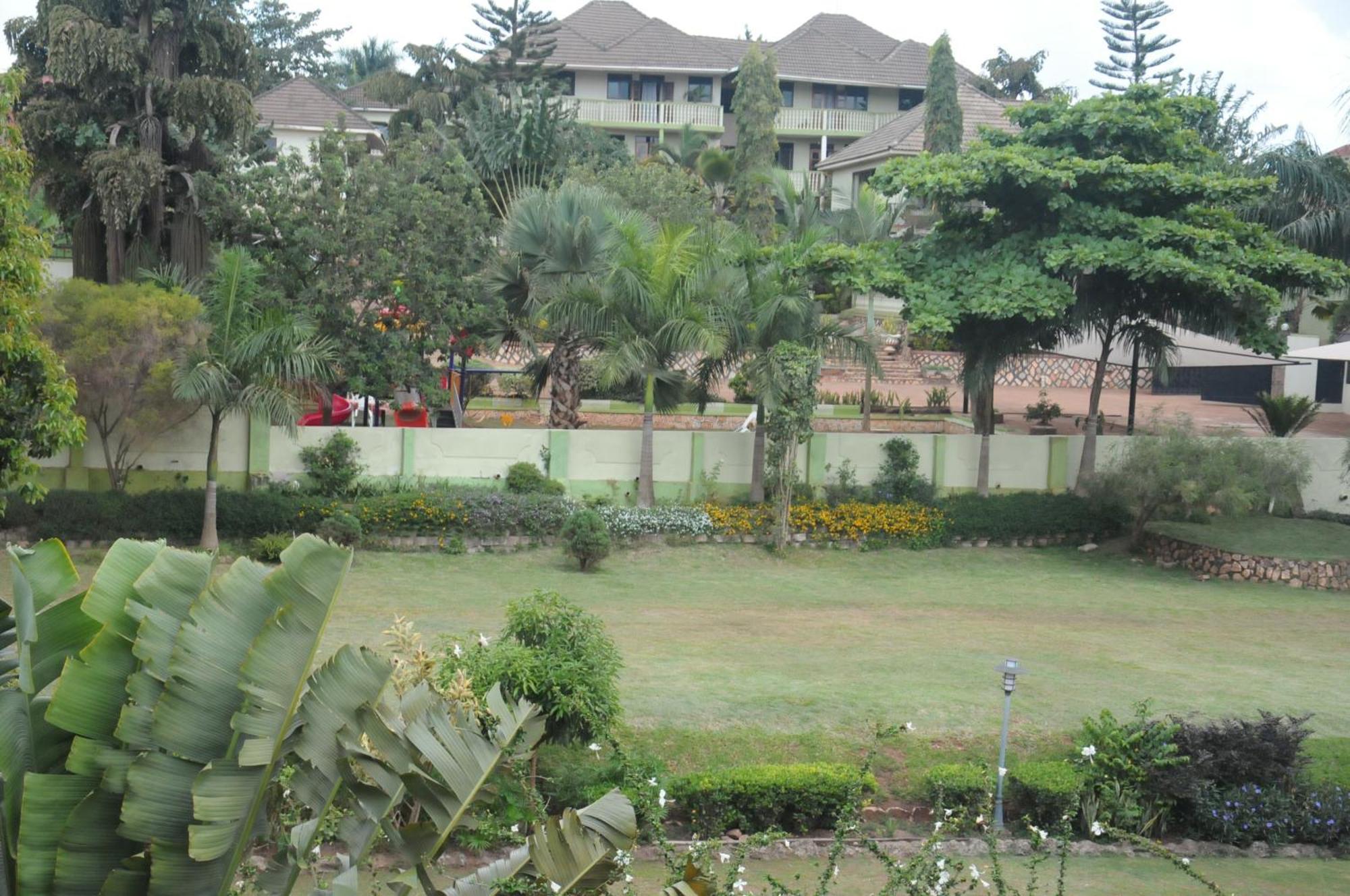 Arch Apartments And Hotel Kampala Exterior foto